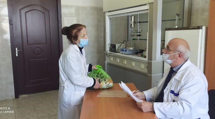 A group of employees of the Institute of Chemistry of Additives of ANAS were presented with Ramadan gifts